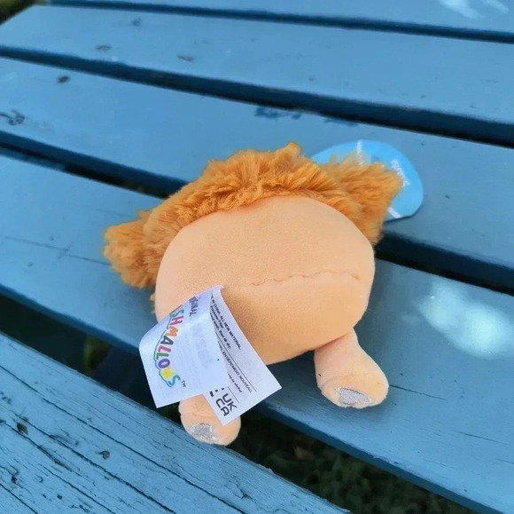 Shasta the yeti orange tan squishmallow fuzzy clip accessory backpack purse plus - Picture 4 of 4